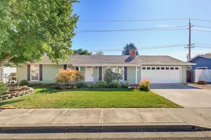 1832 Nancy Ave, Central Point, OR 97502 - Photo 1