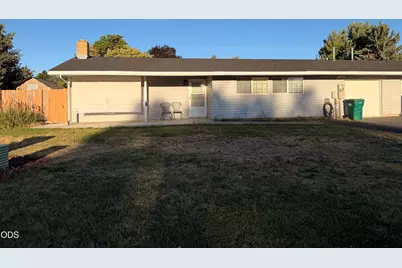10687 McGuire Avenue, Klamath Falls, OR 97603 - Photo 1