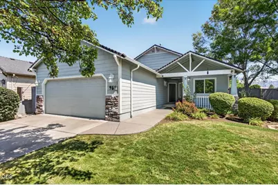 951 Village Circle, Medford, OR 97504 - Photo 1