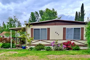 843 Fruitdale Dr, Grants Pass, OR 97527 - Photo 1