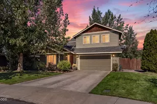 1923 NW Joshua Tree Ct, Redmond, OR 97756 - Photo 1