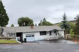 428 Delta St, Klamath Falls, OR 97601 - Photo 1