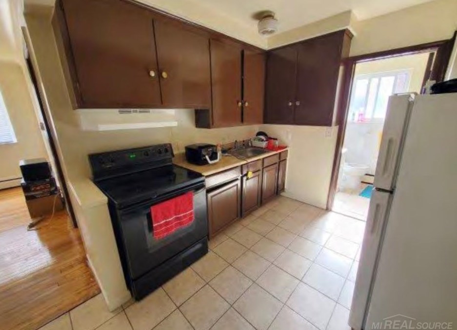 4470 Outer Dr, Detroit MI 48235-2855 exterior