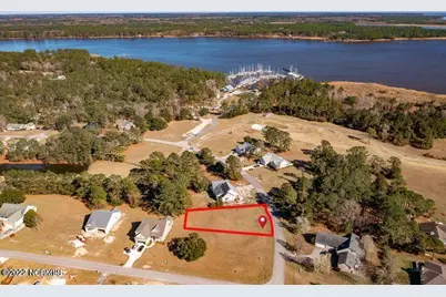 1306 Barkentine Drive, New Bern, NC 28560 - Photo 3