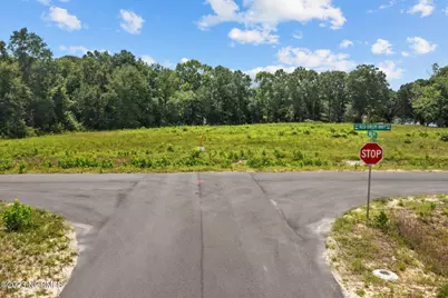 502 Red Drum Way E, Swansboro, NC 28584 - Photo 1