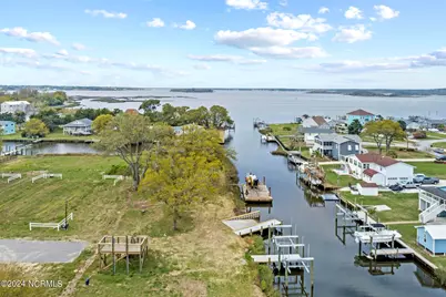 104 Flippers Cove Drive #9, Cedar Point, NC 28584 - Photo 3