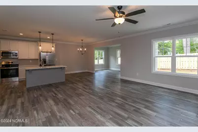 525 N Sycamore Street, Aberdeen, NC 28315 - Photo 7