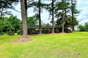 711 N East St, Roseboro, NC 28382 - Photo 3