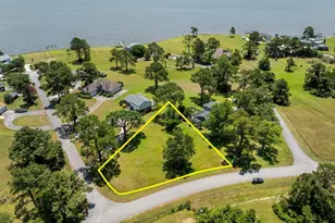 5300 Bogue Dr, Oriental, NC 28571 - Photo 1