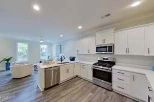 3907 Reunion Pointe Ln, New Bern, NC 28562 - Photo 3