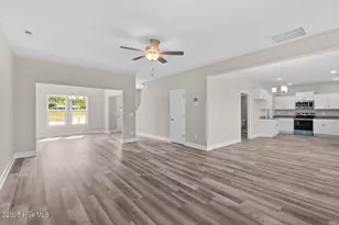 102 Coastal Mdws Dr, Stella, NC 28582 - Photo 9