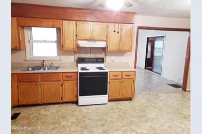 716 W Burkhead Street, Whiteville, NC 28472 - Photo 7