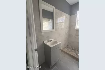 201 W Highland Avenue, Kinston, NC 28501 - Photo 19