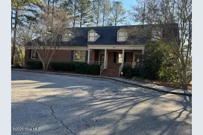 201 N Colony Avenue, Ahoskie, NC 27910 - Photo 1