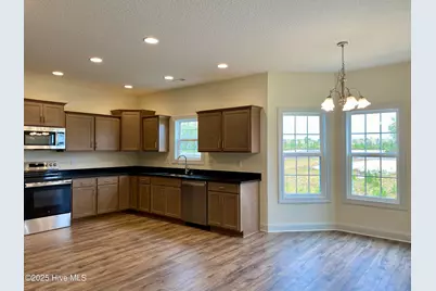1870 Olde Towne Pointe Boulevard, Jacksonville, NC 28546 - Photo 7