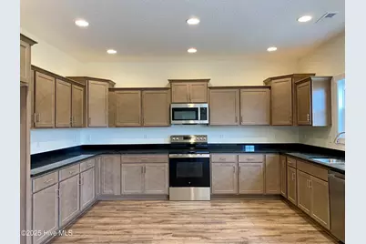 1870 Olde Towne Pointe Boulevard, Jacksonville, NC 28546 - Photo 11