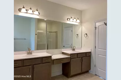 1870 Olde Towne Pointe Boulevard, Jacksonville, NC 28546 - Photo 15