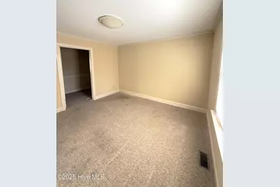 1004 Tarboro Street W, Wilson, NC 27893 - Photo 9