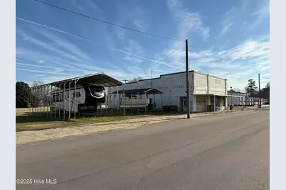 102 NE East Center Street, Calypso, NC 28325 - Photo 5