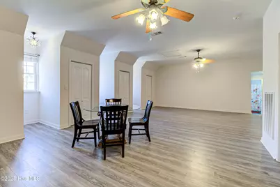 613 Clarendon Avenue, Carolina Beach, NC 28428 - Photo 37