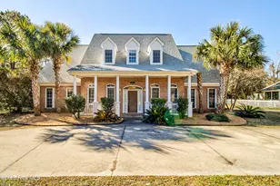 613 Clarendon Ave, Carolina Beach, NC 28428 - Photo 1