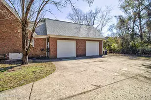 613 Clarendon Ave, Carolina Beach, NC 28428 - Photo 57