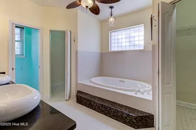 613 Clarendon Avenue, Carolina Beach, NC 28428 - Photo 17