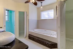 613 Clarendon Ave, Carolina Beach, NC 28428 - Photo 17