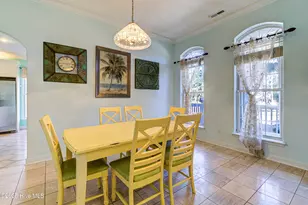 613 Clarendon Ave, Carolina Beach, NC 28428 - Photo 9