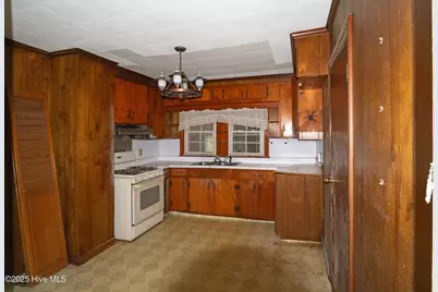 110 W Church Street, Kelford, NC 27847 - Photo 21