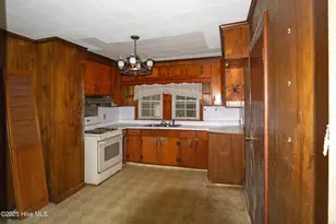 110 W Church St, Kelford, NC 27847 - Photo 21