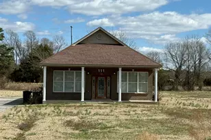 111 Fontana St, Clinton, NC 28328 - Photo 1