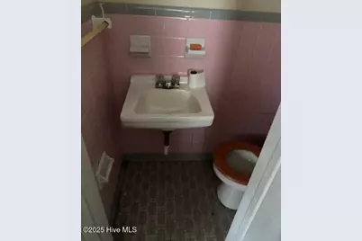 825 Redgate Avenue, Rocky Mount, NC 27801 - Photo 5
