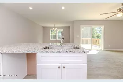 925 W Massachusetts Avenue, Southern Pines, NC 28387 - Photo 17