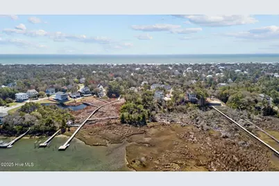 9814 Clarendon Drive, Emerald Isle, NC 28594 - Photo 17