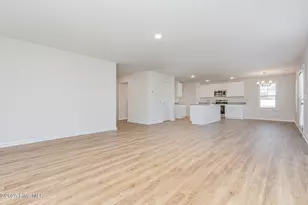 82 W Emily Gardens Dr, Selma, NC 27576 - Photo 9