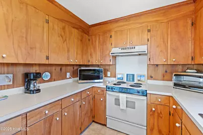 1097 Ocean Boulevard W, Holden Beach, NC 28462 - Photo 25