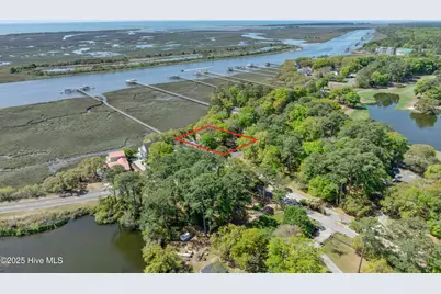 703 Shoreline Drive W, Sunset Beach, NC 28468 - Photo 5