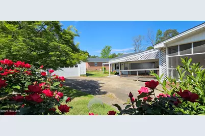 101 Oakland Boulevard, Clinton, NC 28328 - Photo 3
