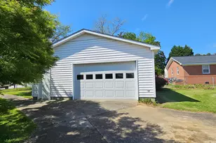 101 Oakland Blvd, Clinton, NC 28328 - Photo 5