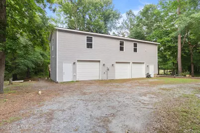 901 Riverview Drive, Burgaw, NC 28425 - Photo 3