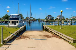 409 Island Dr, Beaufort, NC 28516 - Photo 3