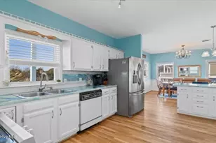 154 Sand Dollar St, Holden Beach, NC 28462 - Photo 5
