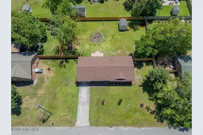 805 Hamlet Avenue, Carolina Beach, NC 28428 - Photo 3