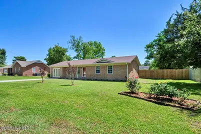 805 Hamlet Avenue, Carolina Beach, NC 28428 - Photo 5