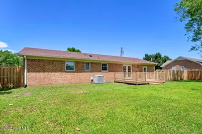 805 Hamlet Avenue, Carolina Beach, NC 28428 - Photo 13