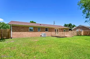 805 Hamlet Ave, Carolina Beach, NC 28428 - Photo 13