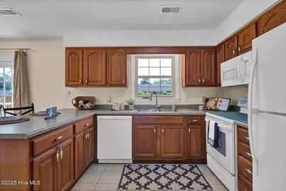 805 Hamlet Avenue, Carolina Beach, NC 28428 - Photo 7