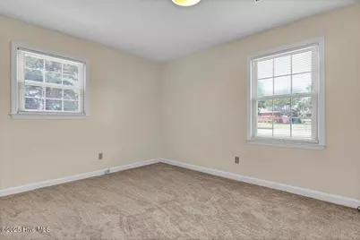 805 Hamlet Avenue, Carolina Beach, NC 28428 - Photo 17