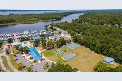 908 Crooked Creek Drive, New Bern, NC 28560 - Photo 3